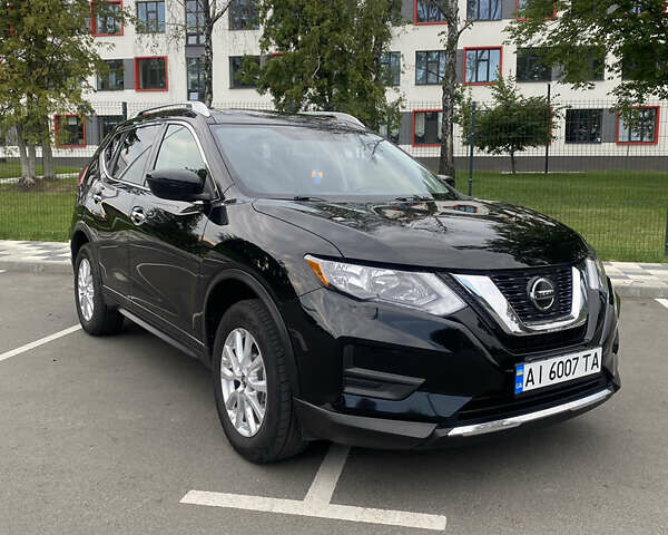 Черный Ниссан Rogue, объемом двигателя 2.49 л и пробегом 130 тыс. км за 14900 $, фото 2 на Automoto.ua
