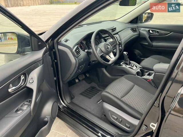 Черный Ниссан Rogue, объемом двигателя 2.49 л и пробегом 61 тыс. км за 14800 $, фото 3 на Automoto.ua