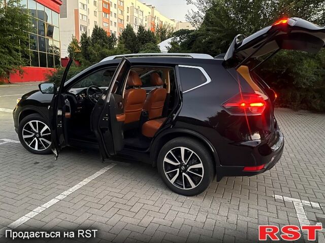 Черный Ниссан Rogue, объемом двигателя 2.5 л и пробегом 156 тыс. км за 17500 $, фото 3 на Automoto.ua