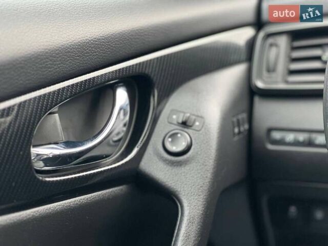 Черный Ниссан Rogue, объемом двигателя 2.5 л и пробегом 177 тыс. км за 14800 $, фото 27 на Automoto.ua