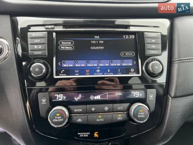 Черный Ниссан Rogue, объемом двигателя 2.5 л и пробегом 177 тыс. км за 14800 $, фото 21 на Automoto.ua