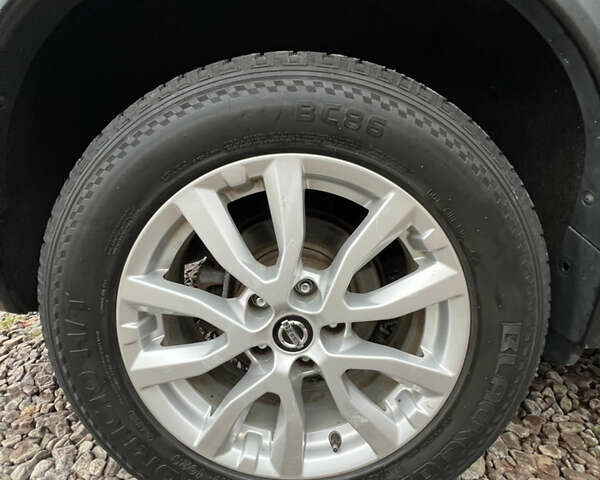 Черный Ниссан Rogue, объемом двигателя 2.49 л и пробегом 161 тыс. км за 14300 $, фото 19 на Automoto.ua