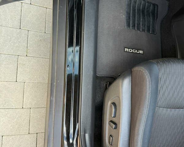 Черный Ниссан Rogue, объемом двигателя 2.49 л и пробегом 192 тыс. км за 14200 $, фото 58 на Automoto.ua