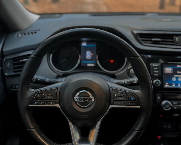 Черный Ниссан Rogue, объемом двигателя 2.49 л и пробегом 148 тыс. км за 17800 $, фото 9 на Automoto.ua