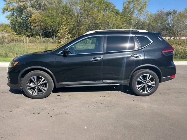 Черный Ниссан Rogue, объемом двигателя 2.5 л и пробегом 43 тыс. км за 11200 $, фото 3 на Automoto.ua