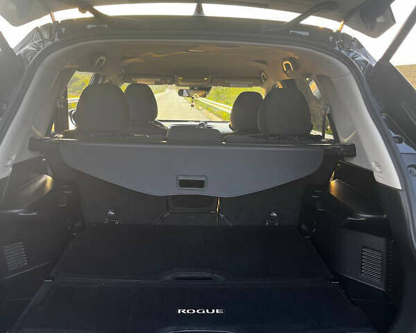 Черный Ниссан Rogue, объемом двигателя 2.49 л и пробегом 59 тыс. км за 17300 $, фото 11 на Automoto.ua