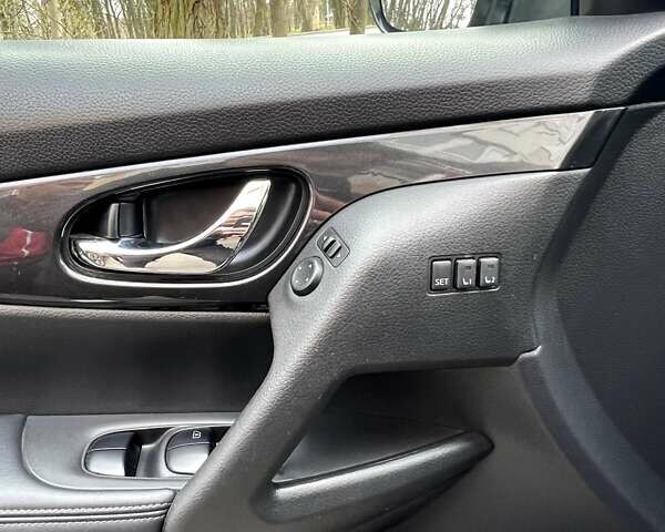 Черный Ниссан Rogue, объемом двигателя 2.5 л и пробегом 101 тыс. км за 17200 $, фото 18 на Automoto.ua