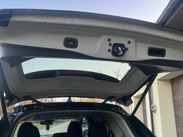 Черный Ниссан Rogue, объемом двигателя 2.5 л и пробегом 136 тыс. км за 13800 $, фото 4 на Automoto.ua