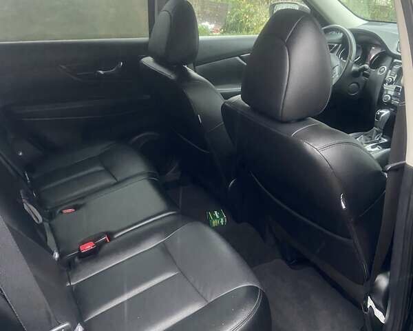 Черный Ниссан Rogue, объемом двигателя 2.49 л и пробегом 99 тыс. км за 14900 $, фото 9 на Automoto.ua