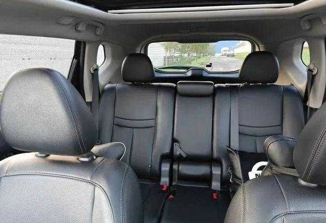 Чорний Ніссан Rogue, об'ємом двигуна 0 л та пробігом 96 тис. км за 19000 $, фото 19 на Automoto.ua