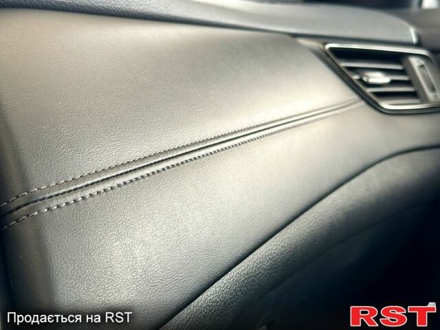 Чорний Ніссан Rogue, об'ємом двигуна 2.5 л та пробігом 52 тис. км за 21000 $, фото 12 на Automoto.ua