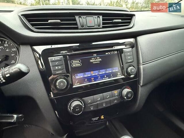 Черный Ниссан Rogue, объемом двигателя 2.49 л и пробегом 129 тыс. км за 13700 $, фото 41 на Automoto.ua