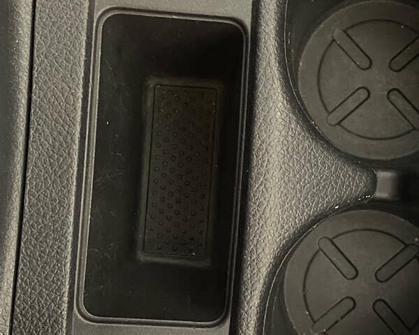 Черный Ниссан Rogue, объемом двигателя 2.49 л и пробегом 112 тыс. км за 16200 $, фото 18 на Automoto.ua