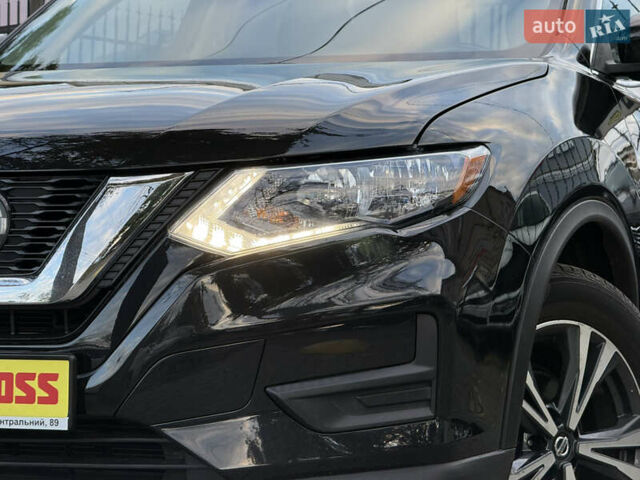 Черный Ниссан Rogue, объемом двигателя 2.49 л и пробегом 143 тыс. км за 17499 $, фото 2 на Automoto.ua