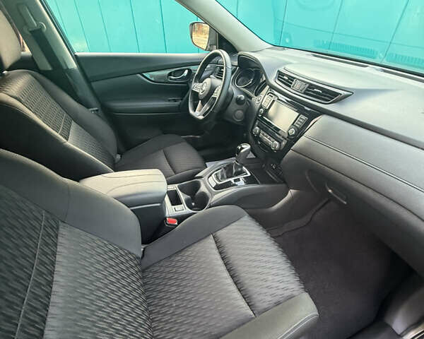 Черный Ниссан Rogue, объемом двигателя 2.49 л и пробегом 76 тыс. км за 15200 $, фото 10 на Automoto.ua