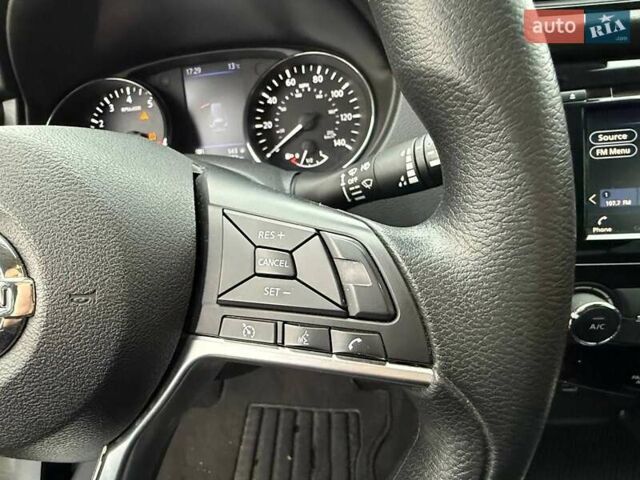 Черный Ниссан Rogue, объемом двигателя 2.49 л и пробегом 129 тыс. км за 13700 $, фото 36 на Automoto.ua