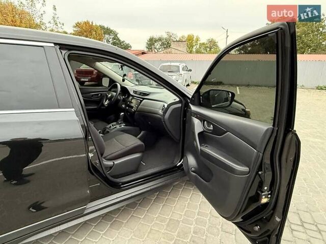 Черный Ниссан Rogue, объемом двигателя 2.49 л и пробегом 129 тыс. км за 13700 $, фото 55 на Automoto.ua