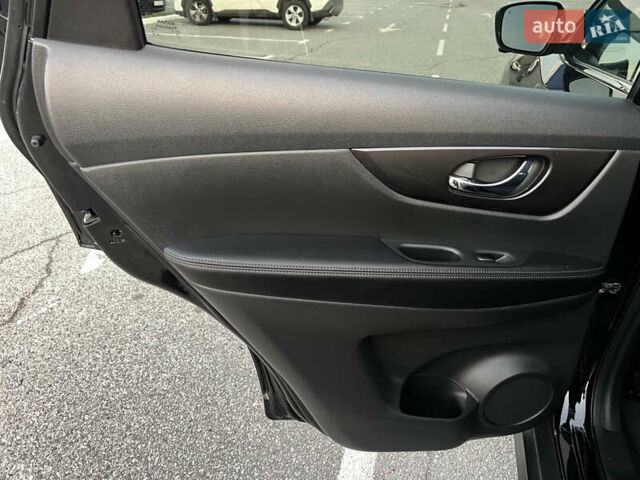 Черный Ниссан Rogue, объемом двигателя 2.49 л и пробегом 79 тыс. км за 18500 $, фото 30 на Automoto.ua