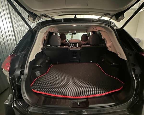 Черный Ниссан Rogue, объемом двигателя 2.49 л и пробегом 52 тыс. км за 16500 $, фото 9 на Automoto.ua