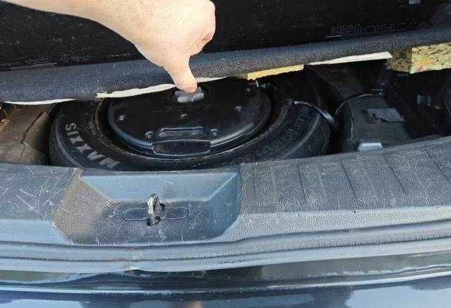 Чорний Ніссан Rogue, об'ємом двигуна 0 л та пробігом 96 тис. км за 19000 $, фото 13 на Automoto.ua