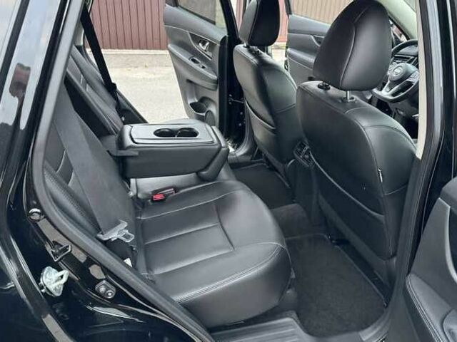 Черный Ниссан Rogue, объемом двигателя 2.5 л и пробегом 100 тыс. км за 12000 $, фото 14 на Automoto.ua