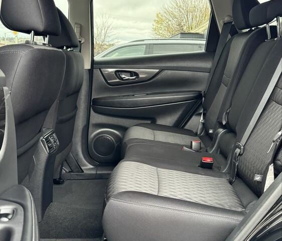 Черный Ниссан Rogue, объемом двигателя 2.5 л и пробегом 123 тыс. км за 16600 $, фото 17 на Automoto.ua