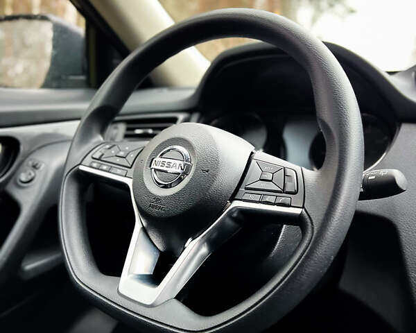 Черный Ниссан Rogue, объемом двигателя 2.49 л и пробегом 135 тыс. км за 15900 $, фото 6 на Automoto.ua