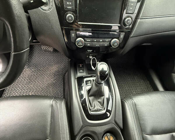 Чорний Ніссан Rogue, об'ємом двигуна 2.49 л та пробігом 121 тис. км за 17400 $, фото 15 на Automoto.ua