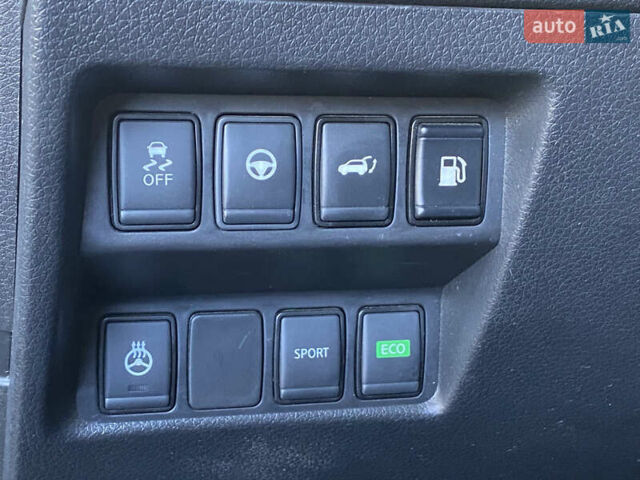 Черный Ниссан Rogue, объемом двигателя 2.49 л и пробегом 112 тыс. км за 16200 $, фото 12 на Automoto.ua