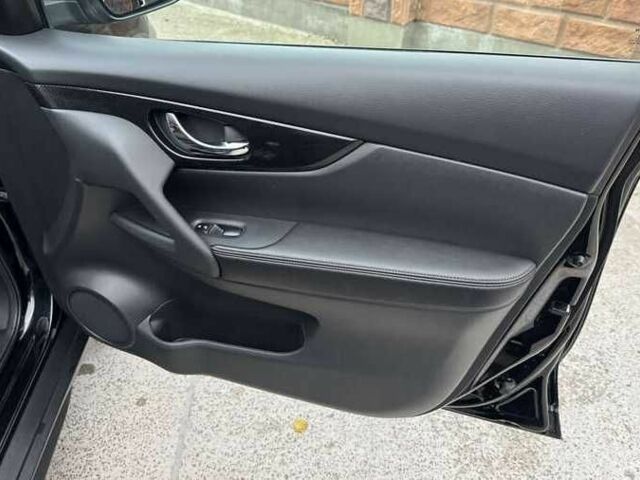 Черный Ниссан Rogue, объемом двигателя 2.5 л и пробегом 100 тыс. км за 12000 $, фото 12 на Automoto.ua