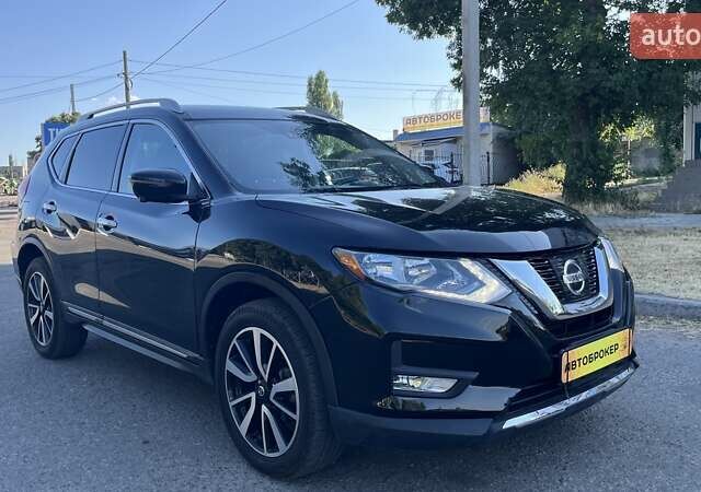 Черный Ниссан Rogue, объемом двигателя 2.49 л и пробегом 96 тыс. км за 16500 $, фото 2 на Automoto.ua