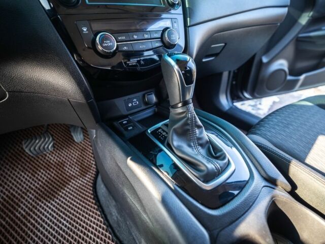 Чорний Ніссан Rogue, об'ємом двигуна 2.5 л та пробігом 69 тис. км за 16450 $, фото 6 на Automoto.ua