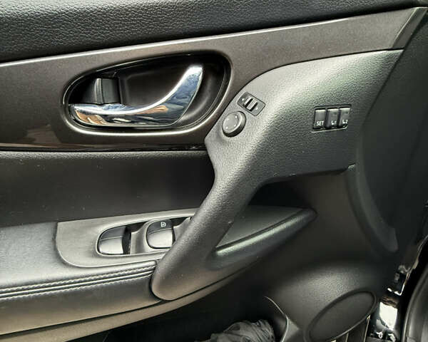 Чорний Ніссан Rogue, об'ємом двигуна 2.49 л та пробігом 121 тис. км за 17400 $, фото 12 на Automoto.ua