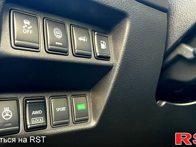 Черный Ниссан Rogue, объемом двигателя 2.5 л и пробегом 96 тыс. км за 16800 $, фото 7 на Automoto.ua