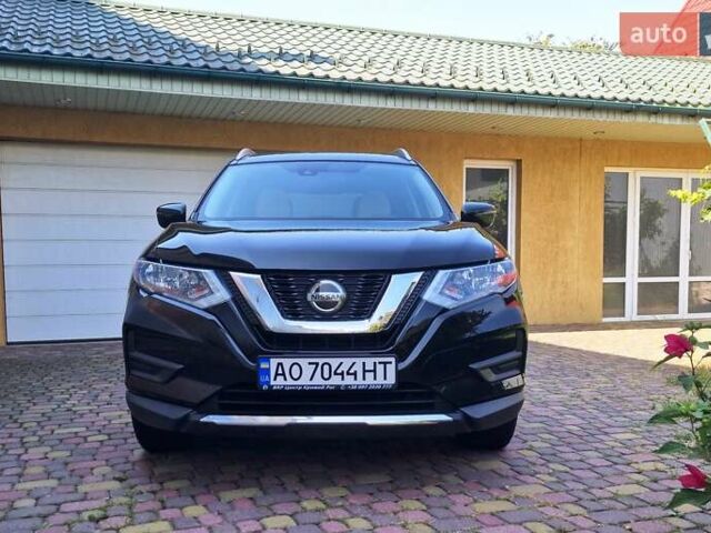 Черный Ниссан Rogue, объемом двигателя 2.49 л и пробегом 49 тыс. км за 16200 $, фото 1 на Automoto.ua
