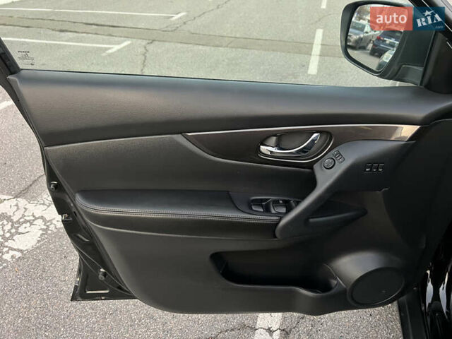 Черный Ниссан Rogue, объемом двигателя 2.49 л и пробегом 79 тыс. км за 18500 $, фото 12 на Automoto.ua