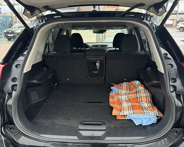 Чорний Ніссан Rogue, об'ємом двигуна 2.49 л та пробігом 31 тис. км за 17777 $, фото 15 на Automoto.ua