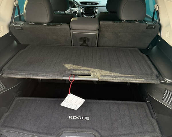 Черный Ниссан Rogue, объемом двигателя 2.49 л и пробегом 76 тыс. км за 15200 $, фото 17 на Automoto.ua