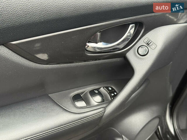 Черный Ниссан Rogue, объемом двигателя 2.5 л и пробегом 171 тыс. км за 12800 $, фото 16 на Automoto.ua