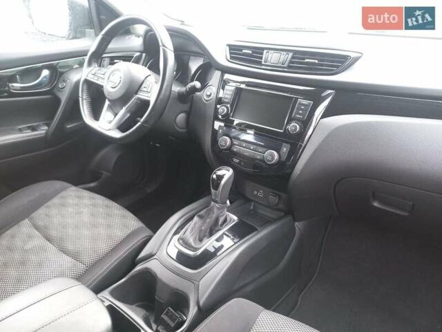 Черный Ниссан Rogue, объемом двигателя 2 л и пробегом 150 тыс. км за 12500 $, фото 6 на Automoto.ua