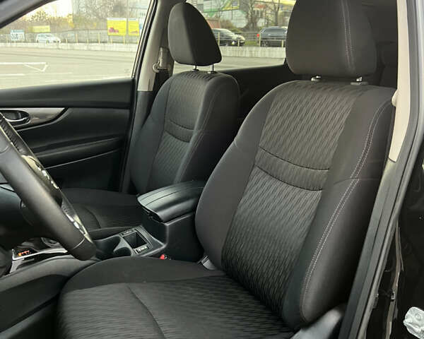 Черный Ниссан Rogue, объемом двигателя 2.49 л и пробегом 79 тыс. км за 18500 $, фото 15 на Automoto.ua