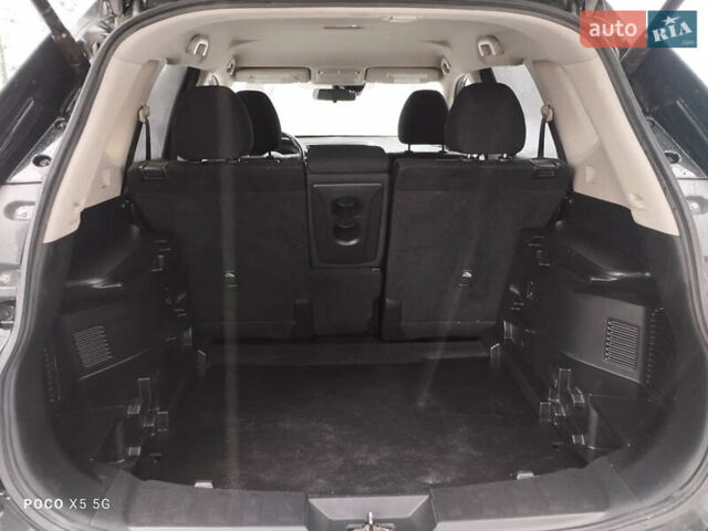 Чорний Ніссан Rogue, об'ємом двигуна 2.49 л та пробігом 257 тис. км за 14700 $, фото 15 на Automoto.ua