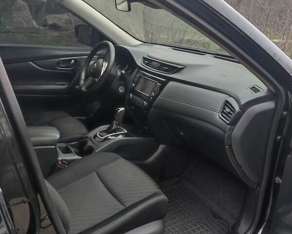 Черный Ниссан Rogue, объемом двигателя 2.5 л и пробегом 89 тыс. км за 15200 $, фото 1 на Automoto.ua