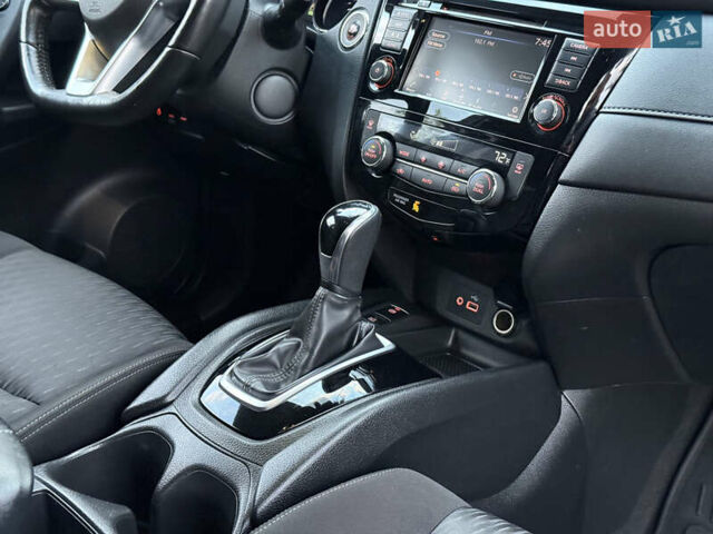 Черный Ниссан Rogue, объемом двигателя 2.49 л и пробегом 143 тыс. км за 17499 $, фото 43 на Automoto.ua