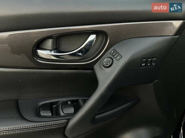 Черный Ниссан Rogue, объемом двигателя 2.49 л и пробегом 79 тыс. км за 18500 $, фото 13 на Automoto.ua