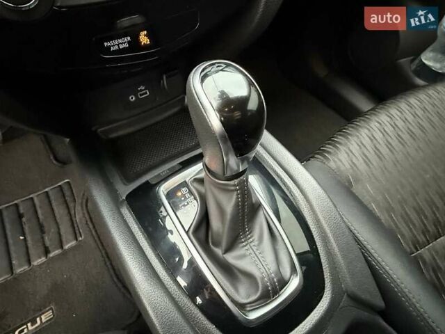 Черный Ниссан Rogue, объемом двигателя 2.49 л и пробегом 129 тыс. км за 13700 $, фото 40 на Automoto.ua