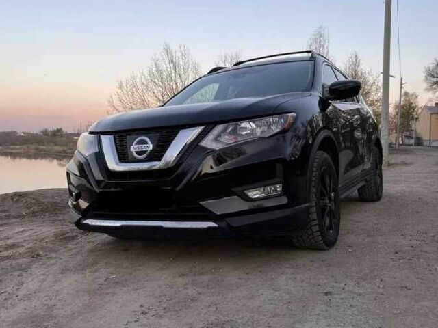 Черный Ниссан Rogue, объемом двигателя 2.5 л и пробегом 80 тыс. км за 14000 $, фото 1 на Automoto.ua