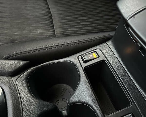 Черный Ниссан Rogue, объемом двигателя 2.49 л и пробегом 79 тыс. км за 18500 $, фото 17 на Automoto.ua