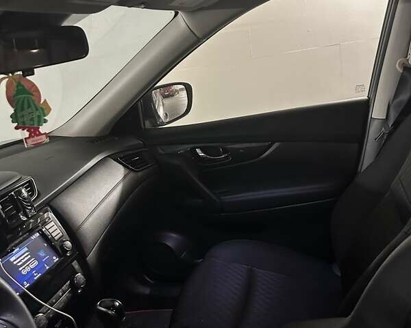 Черный Ниссан Rogue, объемом двигателя 2.49 л и пробегом 52 тыс. км за 16500 $, фото 6 на Automoto.ua