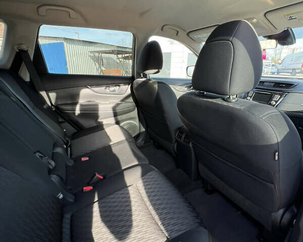 Чорний Ніссан Rogue, об'ємом двигуна 2.49 л та пробігом 57 тис. км за 16000 $, фото 22 на Automoto.ua